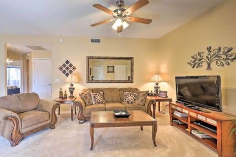 Living Room | Free WiFi | Central A/C & Heat | Smart TV w/ Cable