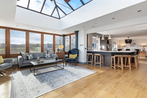 hot tub, sea views, luxury cottage, Log Burner