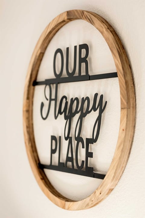 A quiet golf-side perch for relaxing and recharging.