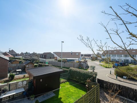 Sky, Building, Residential Area, Roof, House, Home, Neighbourhood, Architecture, Town, Cloud