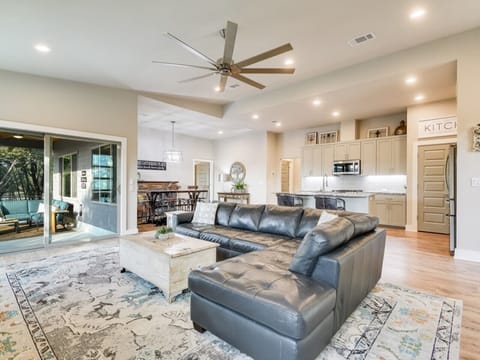 Open floor plan great for entertaining.