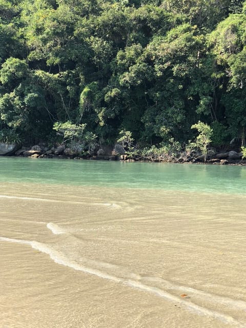 Beach nearby, sun loungers, beach towels