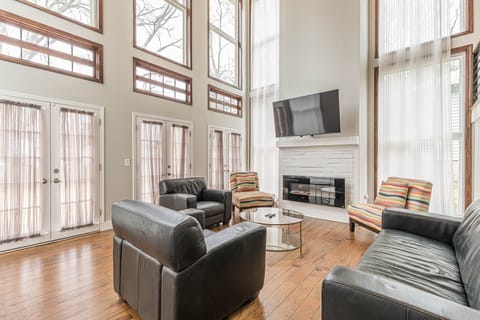 Smart TV, fireplace, books