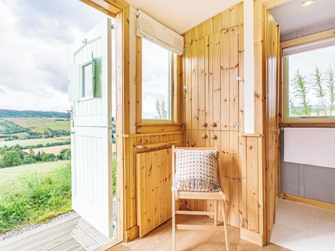 Interior | Woodside Hut 3 - Woodside Croft, Strathpeffer
