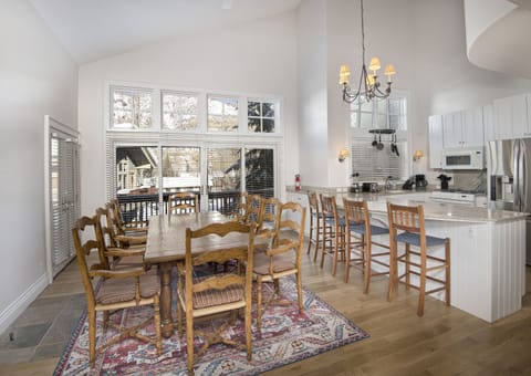Kitchen with dining area - Open dining area with attached kitchen. Great natural light with big windows.