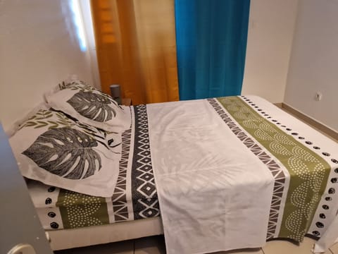 3 bedrooms, iron/ironing board, travel crib, free WiFi