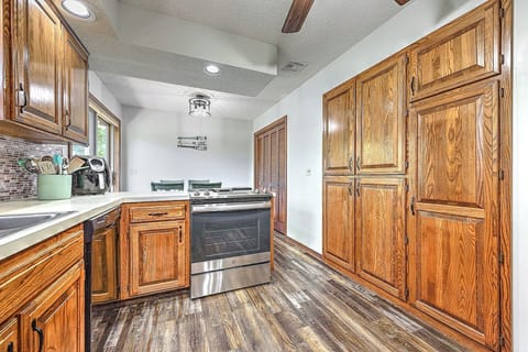 Plenty of storage available for your groceries in the pantry. We also provide a toaster, blender (both in pantry), air fryer, microwave, 
and supply seasonings and microwave popcorn for your enjoyment.