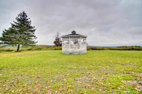 Private Yard | Gazebo