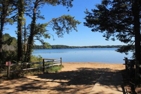 Beach nearby, sun loungers, beach towels