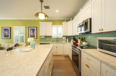 Kitchen with large island