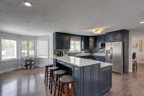 Kitchen | Fully Equipped w/ Cooking Basics | Dishware/Flatware