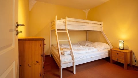 3 bedrooms, free WiFi, bed sheets