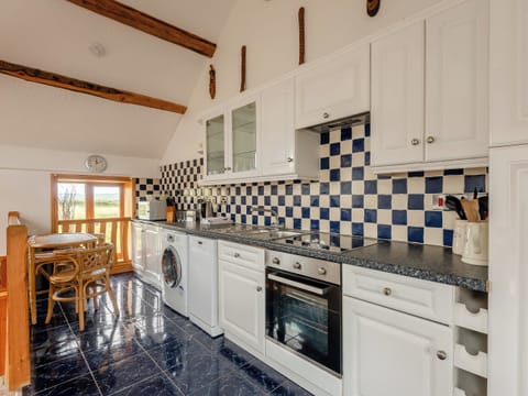 Kitchen | Robin&rsquo;s Nest - Paith Holiday Cottages, Capel Seion, near Aberystwyth