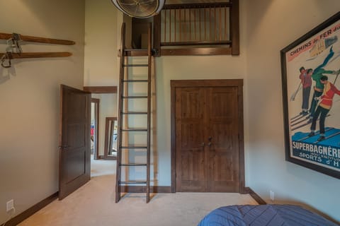 Bedroom #5 (Two Twins)
*Shared Hall Bathroom with bedroom #4