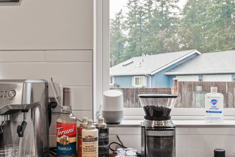 Espresso machine for all your coffee and hot cocoa cravings! 