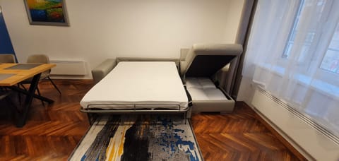 1 bedroom, in-room safe, iron/ironing board, free WiFi