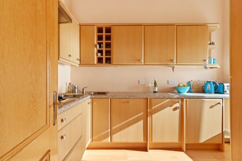 Sea Front Apartment with Spectacular Sea Views