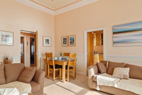 Sea Front Apartment with Spectacular Sea Views