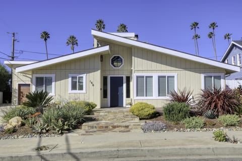 Cheerful beach house in Shell Beach. Located on Paddock Ave, just three houses from the ocean and Memory Park. There is beach access by stairs and a walking path tucked between neighboring homes.