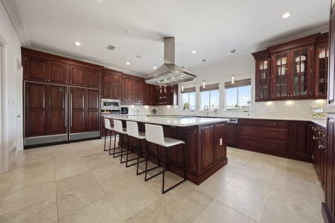 Villa Blanco - Luxury Beach View Vacation House for Large Group with Private Pool and Boat Slip on Holiday Isle in Destin, FL - Five Star Properties Destin/30A