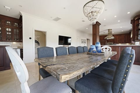 Villa Blanco - Luxury Beach View Vacation House for Large Group with Private Pool and Boat Slip on Holiday Isle in Destin, FL - Five Star Properties Destin/30A