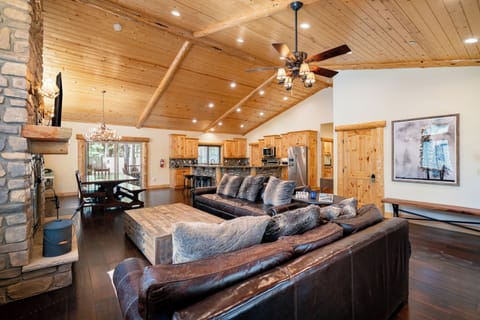 Open space layout - easy connections for everyone!