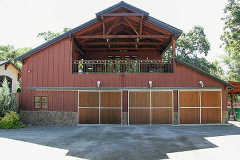 Rental unit is the 2nd floor.  Note the 400 sq " covered patio with "hayhood".