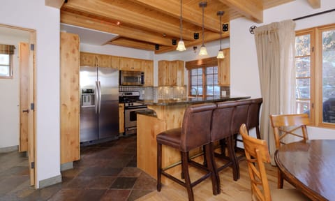 MMH 3 Coyote Bluff, Dining, 4