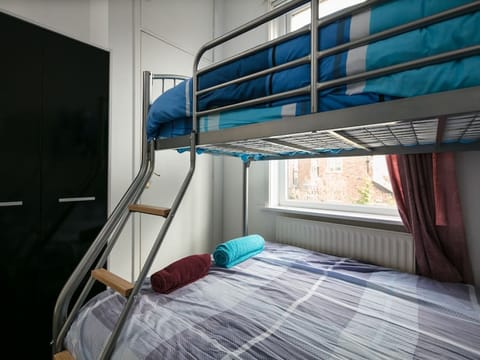 6 bedrooms, iron/ironing board, free WiFi, bed sheets