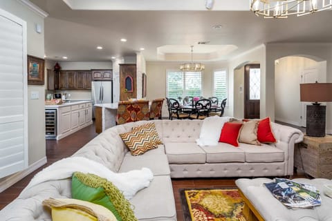 Open plan living so you won't miss the conversations.