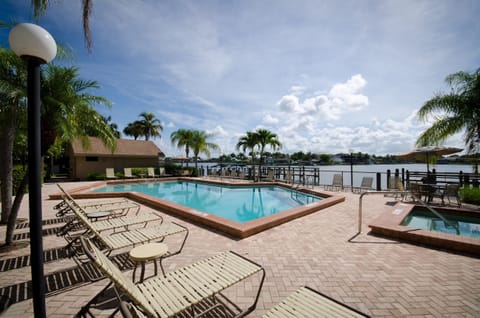 Pool (on Bayside, additional pool and hot tub are located on Gulfside as well) 