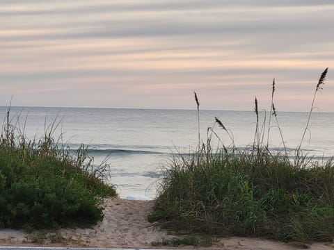 Beach nearby, sun loungers, beach towels