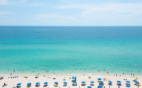 Beach nearby, sun loungers, beach towels