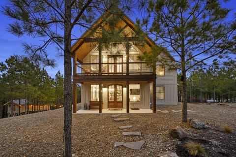 Teddy Ridge - Sleeps 14!