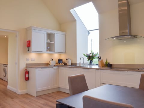 Kitchen | Falcon Cottage, Linlithgow