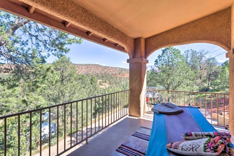 Sedona Vacation Rental | 2BR | 2BA | 1,200 Sq Ft | Stairs Required