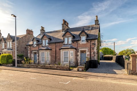 acfcf315-8cd2-4f07-bdf5-38183e29624d