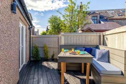 Outdoor dining with your own private terrace