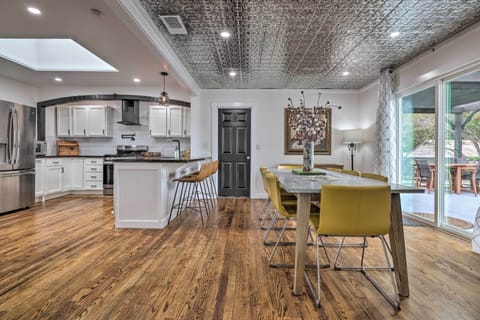 Dining Area | Central A/C