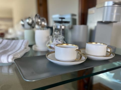 Ensuite Keurig® Coffee Maker, K-Cup starter pack and tea kettle