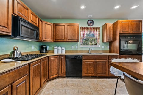 Kitchen- microwave, dishwasher, oven