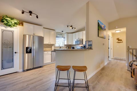 Kitchen | Cooking Basics | Coffee Maker | Paper Towels/Trash Bags Provided