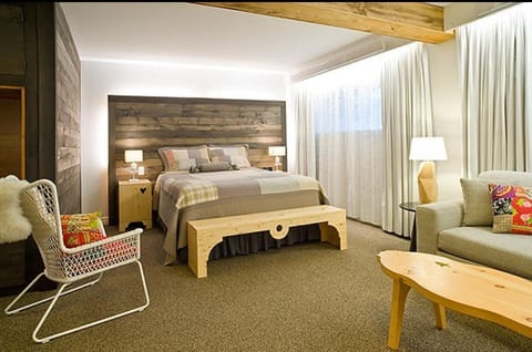 11 bedrooms, desk, iron/ironing board, travel crib