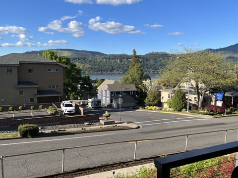 7th St parking for extra vehicle