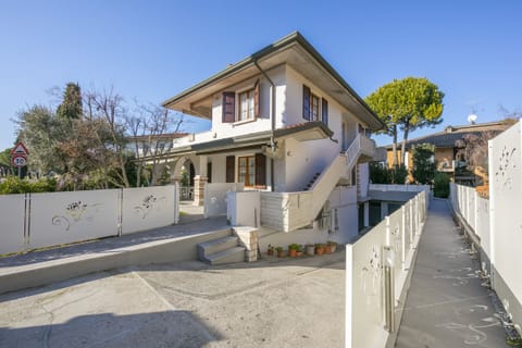 Villa Fiorita external view