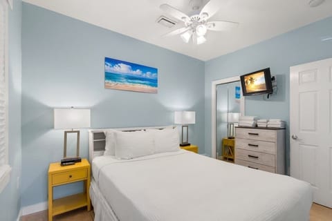"Poolside Retreat" Queen Bedroom