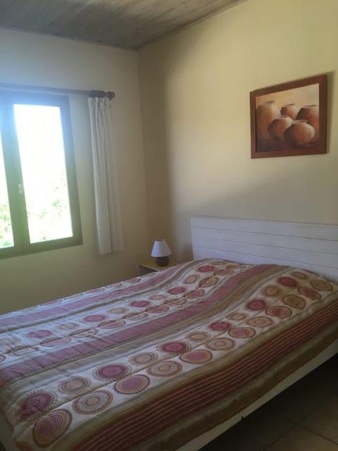 2 bedrooms, travel crib, free WiFi, bed sheets