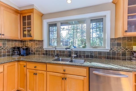 Kitchen - Main Level