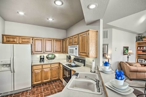 Fully Equipped Kitchen | Coffee Grinder