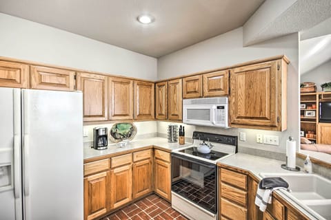 Fully Equipped Kitchen | Crock-Pot